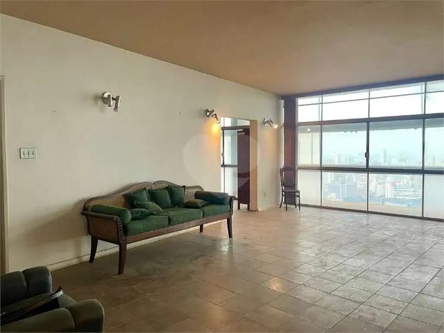 Apartamento venda em Região Imediata de Caraguatatuba-Ubatuba-São Sebastião, Região Metropolitana do Vale do Paraíba e Litoral Norte