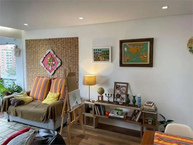Apartamento venda em Região Imediata de São Paulo, Região Metropolitana de São Paulo