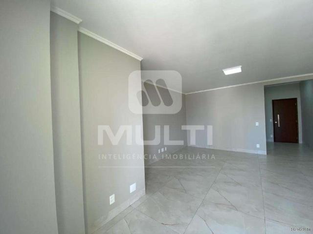 Apartamento venda em Região Geográfica Imediata de Uberlândia, Oliveira Fortes