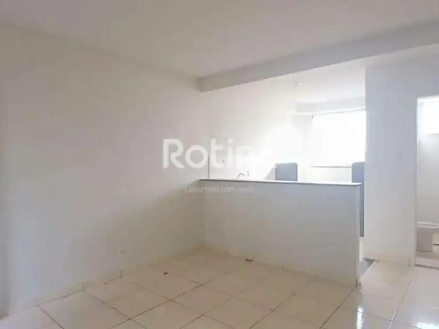 Apartamento venda em Região Geográfica Imediata de Uberlândia, Oliveira Fortes