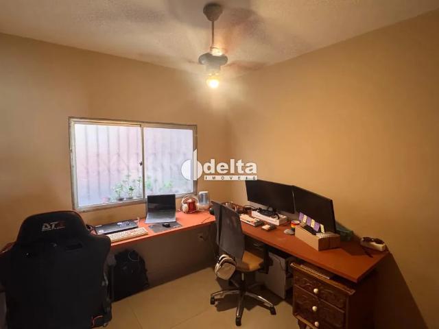 Apartamento venda em Segismundo Pereira, Uberlândia