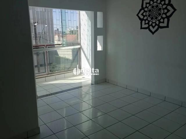 Apartamento venda em Segismundo Pereira, Uberlândia