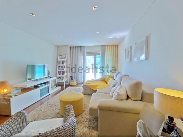 Apartamento venda em Monte dos Burgos, Porto