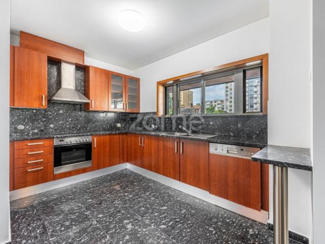 Apartamento venda em Porto