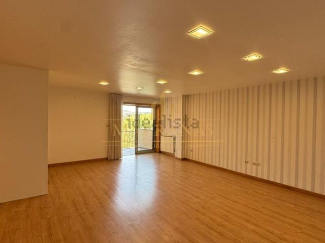 Apartamento venda em Paredes