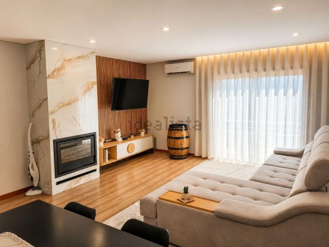 Apartamento venda em Paredes