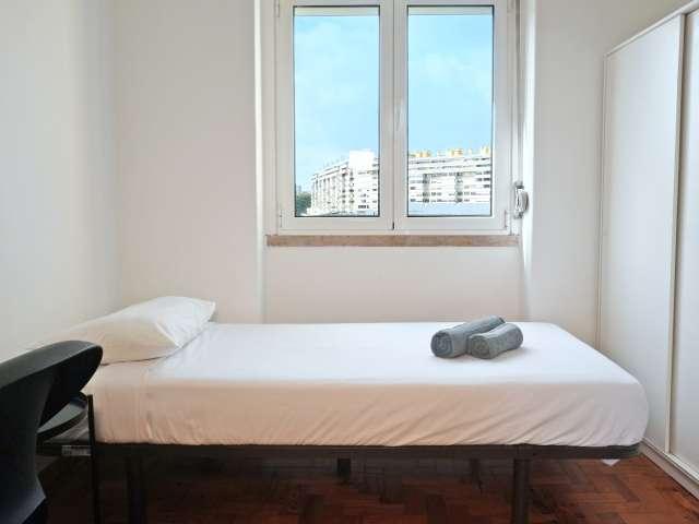 Quarto alugar em Quinta do Lambert, Lisboa