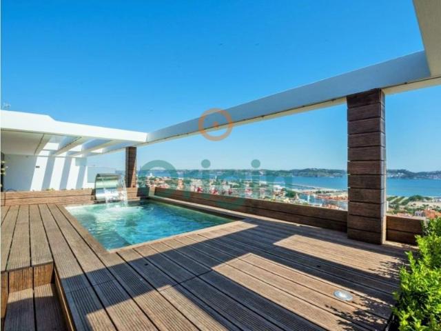 Apartamento venda em Núcleo Urbano Histórico de Algés, Oeiras