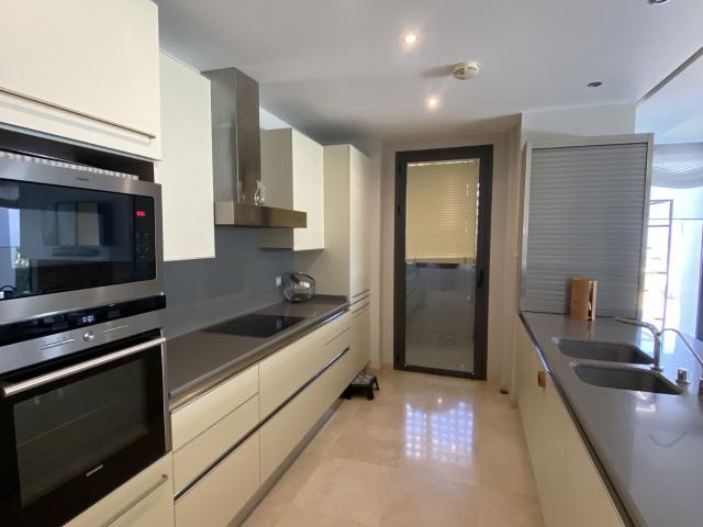 Apartamento en alquiler en Estepona, Guadalmansa Playa