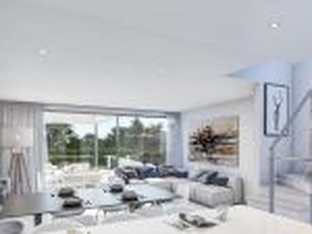 Apartamento en venta en Barriada Islas Canarias, Costa del Sol Occidental