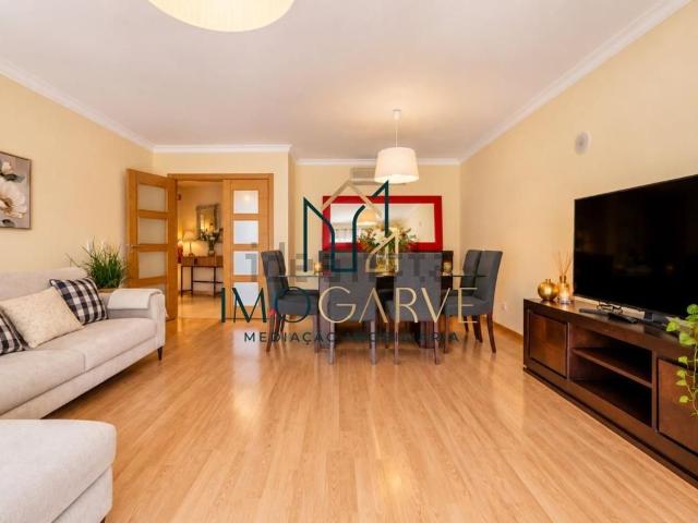 Apartamento venda em Três Bicos, Portimão