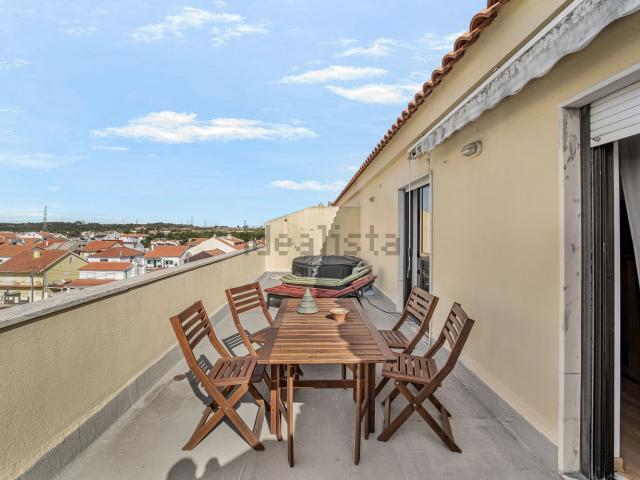 Apartamento venda em Quinta do Conde, Sesimbra