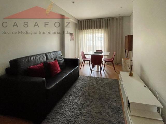 Apartamento alugar em Porto, Lordelo Do Ouro