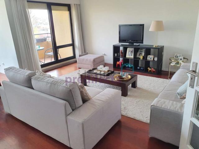 Apartamento venda em Porto, Lordelo Do Ouro