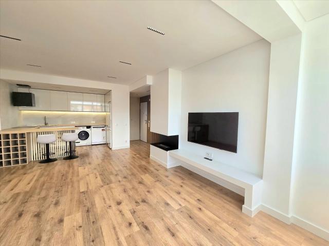Apartamento venda em Vale Linhoso, Almada
