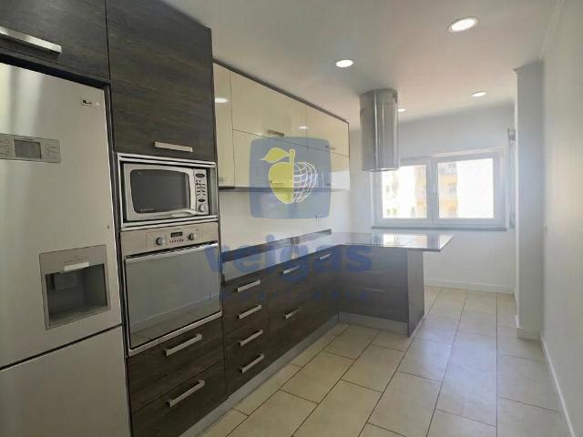 Apartamento venda em Santiago Dos Velhos, Lisboa