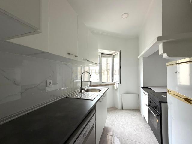Apartamento alugar em Santiago Dos Velhos, Lisboa