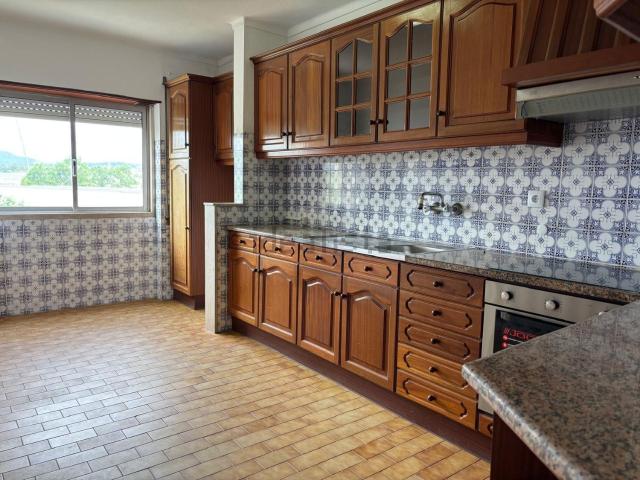Apartamento venda em Rio Maior, Santarém