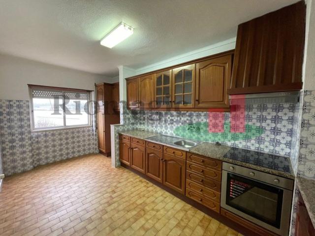 Apartamento venda em Rio Maior, Santarém