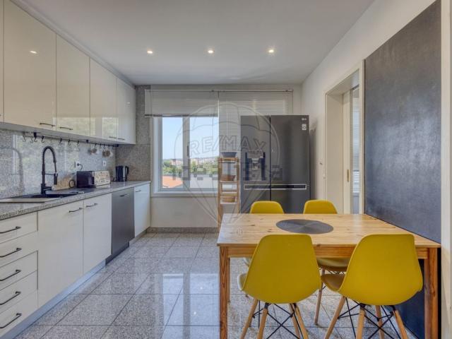 Apartamento alugar em Rio Tinto, Venda Nova