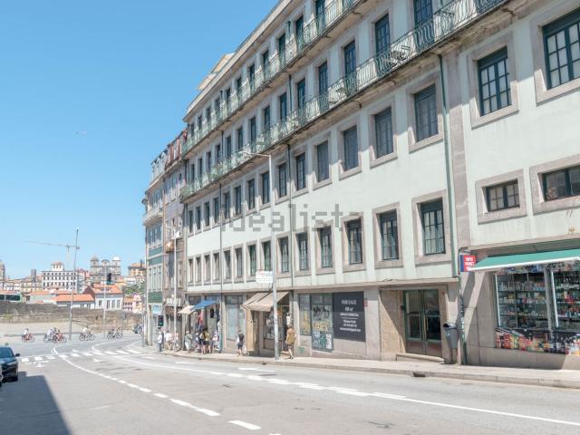 Apartamento venda em Conjunto Urbano da Ribeira, Porto