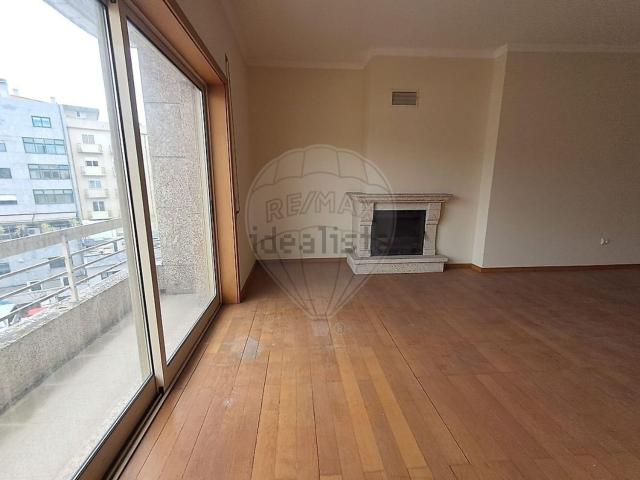 Apartamento venda em Travessas, São João Da Madeira