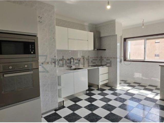 Apartamento venda em Santa Maria Da Feira, Aveiro