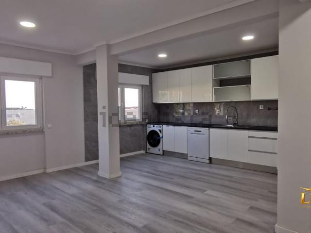 Apartamento venda em Fonte do Lavra, Setúbal