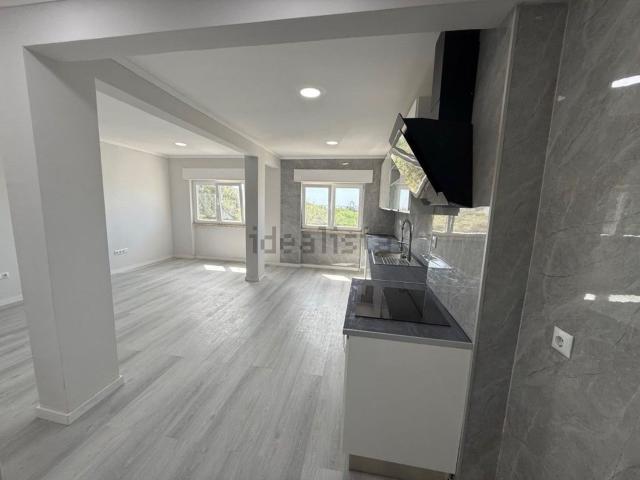 Apartamento venda em Fonte do Lavra, Setúbal