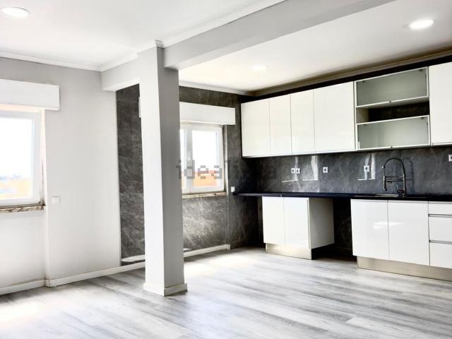 Apartamento venda em Fonte do Lavra, Setúbal