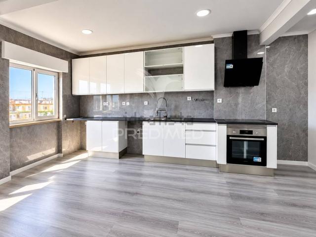 Apartamento venda em Fonte do Lavra, Setúbal
