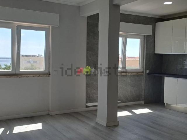 Apartamento venda em Fonte do Lavra, Setúbal