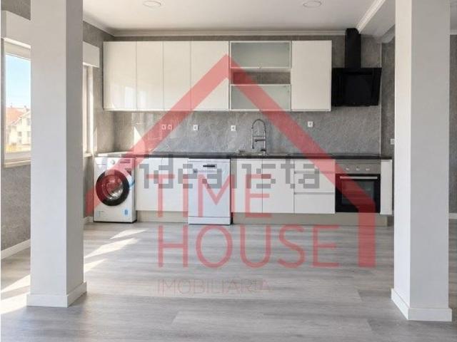 Apartamento venda em Fonte do Lavra, Setúbal