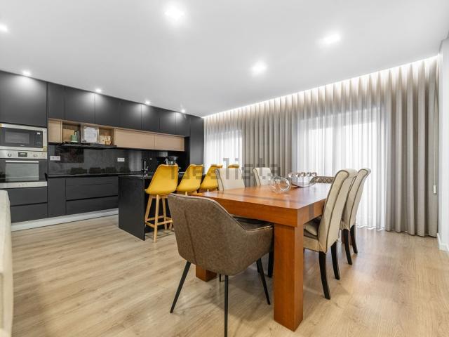 Duplex venda em São Victor, Lamaçães