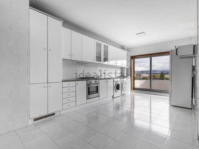 Apartamento venda em Lamaçães, Braga