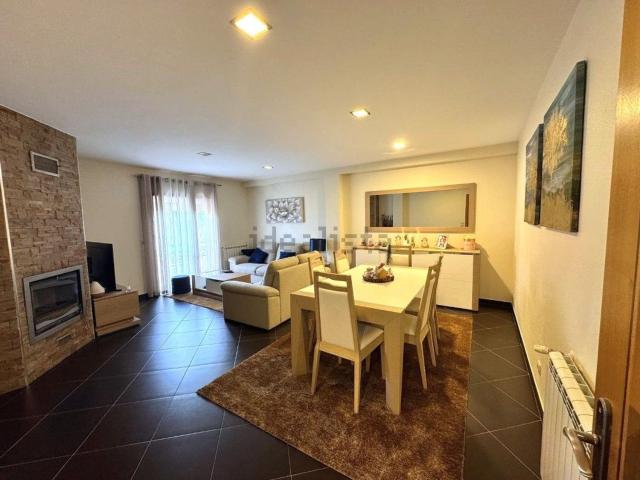 Apartamento venda em Santa Cruz/Trindade e Sanjurge, Chaves