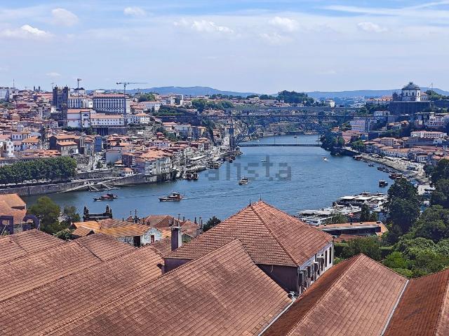 Apartamento alugar em Lugar do Castelo, Vila Nova De Gaia