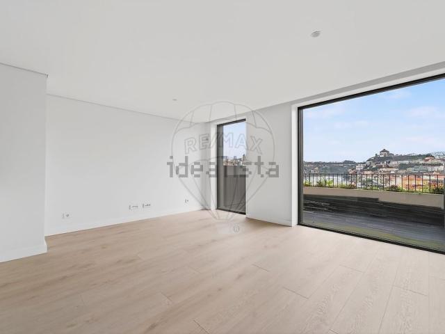 Apartamento venda em Lugar do Castelo, Vila Nova De Gaia