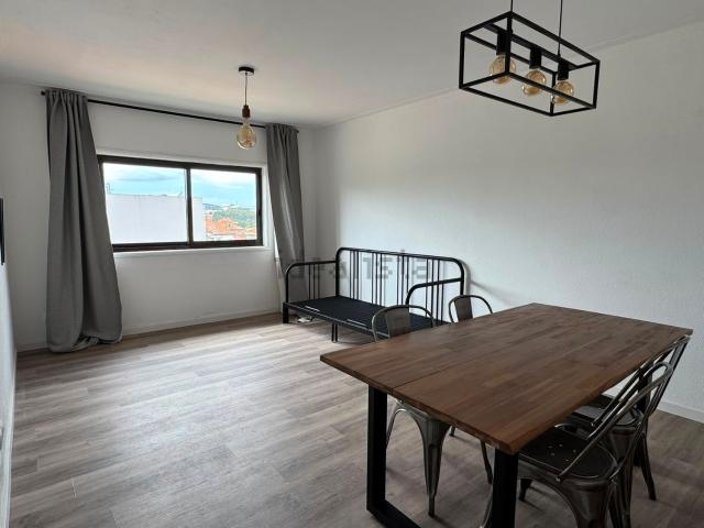 Apartamento alugar em Lugar do Castelo, Vila Nova De Gaia