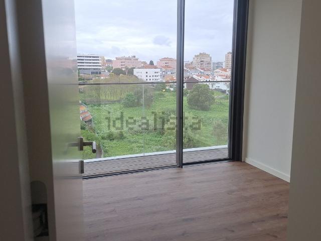 Apartamento venda em Lugar do Castelo, Vila Nova De Gaia