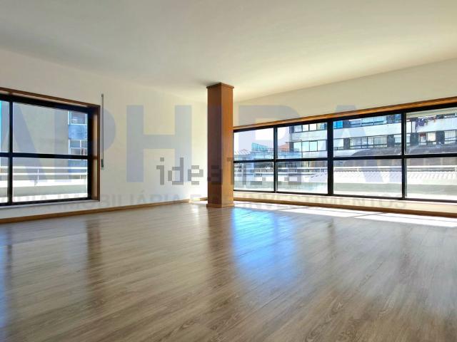 Apartamento venda em Devesas, Vila Nova De Gaia