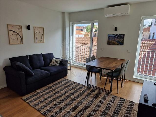 Apartamento alugar em Lugar do Castelo, Vila Nova De Gaia