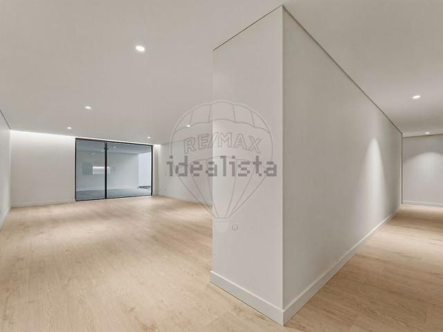 Apartamento venda em Lugar do Castelo, Vila Nova De Gaia