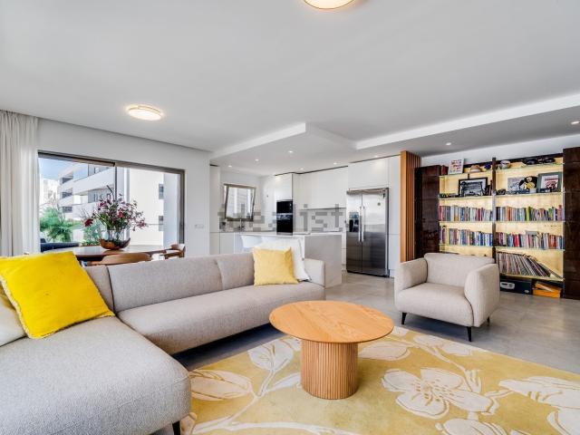 Apartamento venda em Bairro Chesgal, Lagos