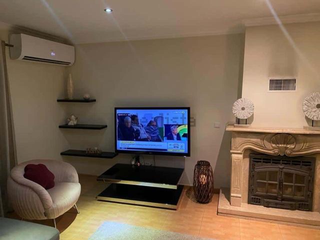 Apartamento alugar em Santiago Dos Velhos, Lisboa