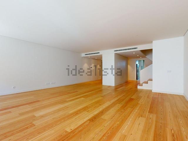 Duplex venda em Santo António, Lisboa