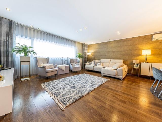 Apartamento venda em Santo António Da Charneca, Setúbal