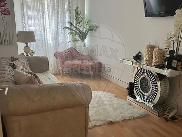 Apartamento alugar em Santo António Da Charneca, Setúbal