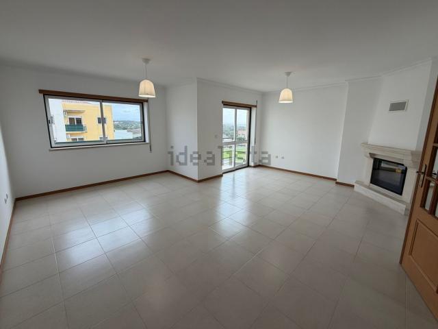 Apartamento venda em Santo António Da Charneca, Setúbal