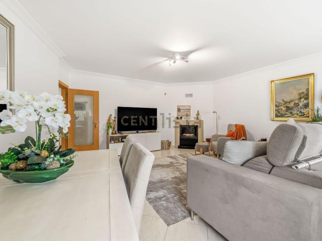Apartamento venda em Santo António Da Charneca, Setúbal